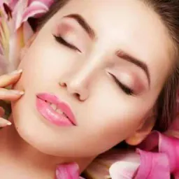 شعار منتجات تجميل فوريفر