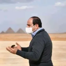 Logo هرم مصر الرابع